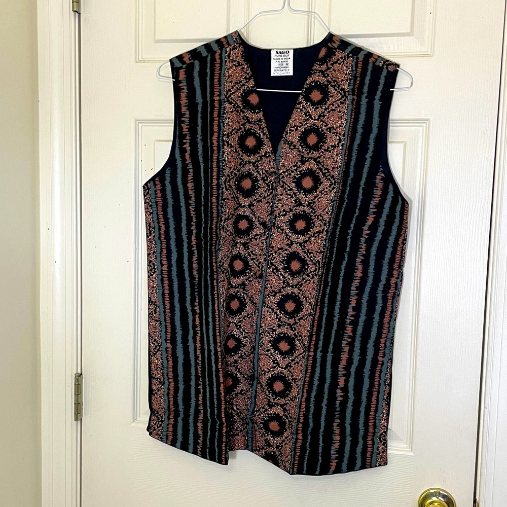 NWOT 100% Silk Black Top Vest Size Medium/Large